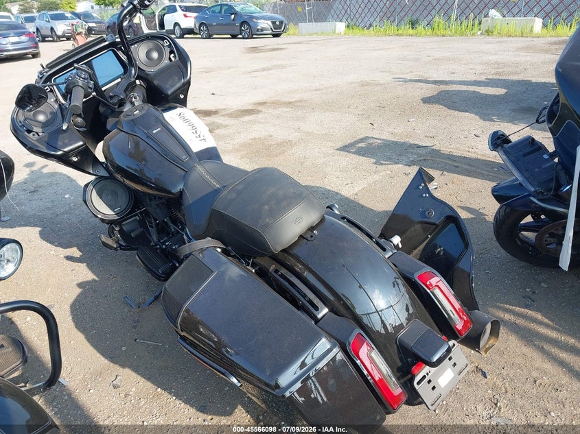 2024 Harley-davidson Road glide VIN 1HD1KH71XRB663698 IAAI salvage auction — RIGHT SIDE, Clear (Michigan), sold $10,500 on 2026-09-02 (photo 3)