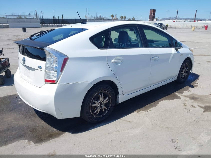 2010 Toyota Prius v VIN JTDKN3DU2A5178795 IAAI salvage auction — NORMAL WEAR, Salvage Title - Dealer (California), sold $300 on 2026-07-22 (photo 4)