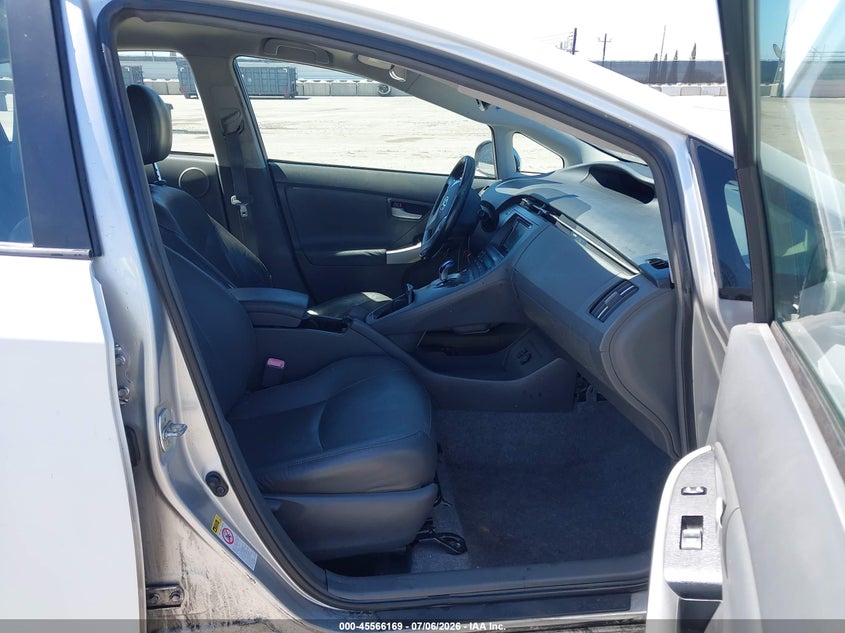 2010 Toyota Prius v VIN JTDKN3DU2A5178795 IAAI salvage auction — NORMAL WEAR, Salvage Title - Dealer (California), sold $300 on 2026-07-22 (photo 5)