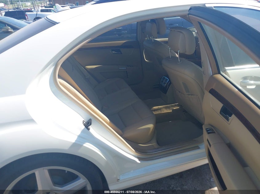 2011 Mercedes-benz S class VIN WDDNG7BB3BA396615 IAAI salvage auction — REAR END, Clear (Oklahoma), sold $25 on 2026-08-30 (photo 8)