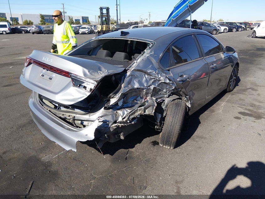 2022 Kia Forte VIN 3KPF24AD5NE468401 IAAI salvage auction — REAR END, Salvage Title, sold $2,650 on 2026-07-31 (photo 4)