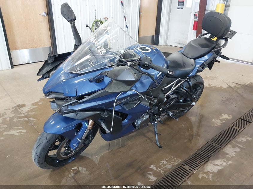 2022 Suzuki Gsx VIN JS1EK12B7N7100397 IAAI salvage auction — ROLLOVER, Salvage Title, sold $1,050 on 2026-07-30 (photo 2)
