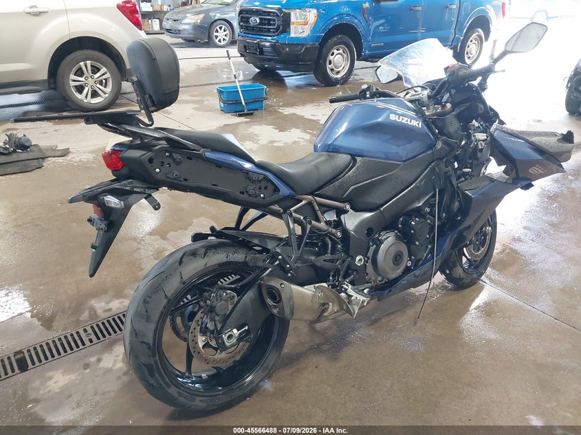 2022 Suzuki Gsx VIN JS1EK12B7N7100397 IAAI salvage auction — ROLLOVER, Salvage Title, sold $1,050 on 2026-07-30 (photo 4)
