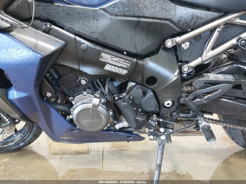 2022 Suzuki Gsx VIN JS1EK12B7N7100397 IAAI salvage auction — ROLLOVER, Salvage Title, sold $1,050 on 2026-07-30 (photo 9)