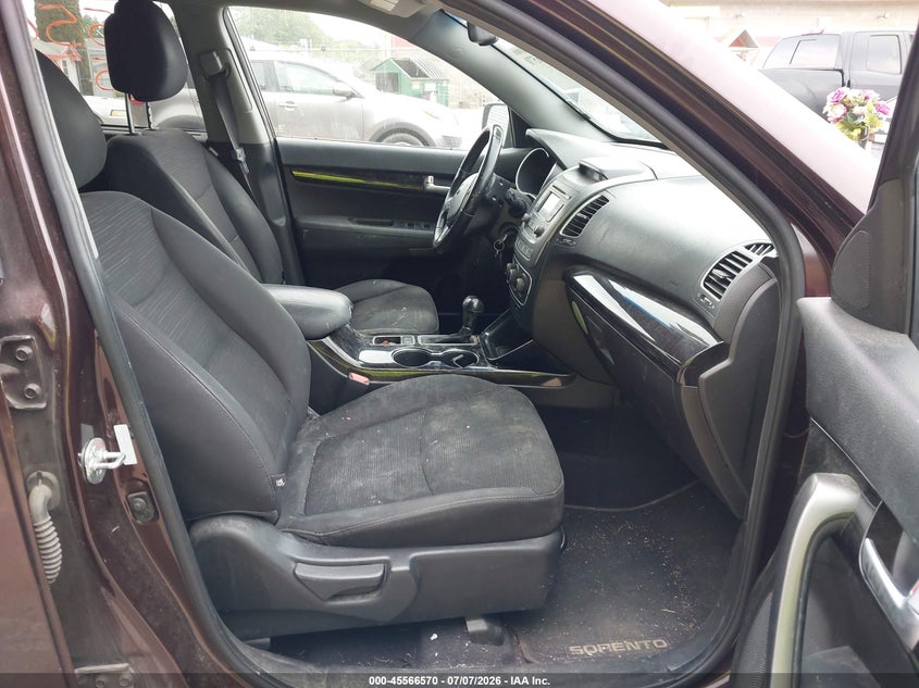 2014 Kia Sorento VIN 5XYKTCA62EG506578 IAAI salvage auction — NORMAL WEAR, Original (Maine), sold $725 on 2026-07-10 (photo 5)