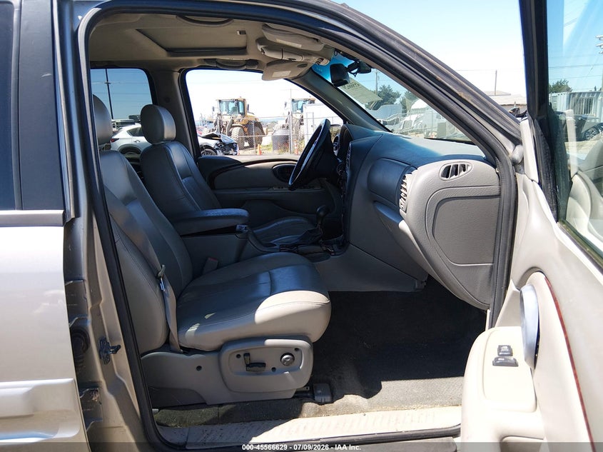2002 Oldsmobile Bravada VIN 1GHDT13S122342473 IAAI salvage auction — NORMAL WEAR, Clear - Public Restricted (Oregon), sold $25 on 2026-07-13 (photo 5)