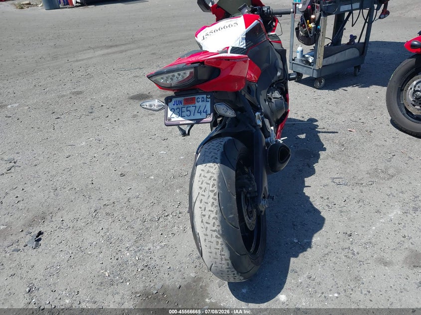 2017 Honda Cbr VIN JH2SC7714HK000095 IAAI salvage auction — FRONT END, Salvage Certificate (California), sold $125 on 2026-07-29 (photo 4)