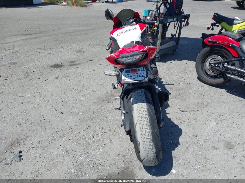 2017 Honda Cbr VIN JH2SC7714HK000095 IAAI salvage auction — FRONT END, Salvage Certificate (California), sold $125 on 2026-07-29 (photo 6)