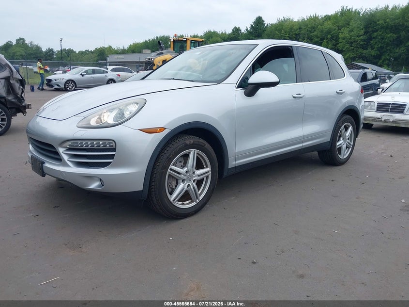 2012 Porsche Cayenne VIN WP1AA2A2XCLA01381 IAAI salvage auction — SIDE, Salvage (Connecticut), sold $1,650 on 2026-07-25 (photo 2)