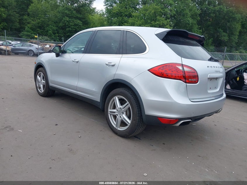 2012 Porsche Cayenne VIN WP1AA2A2XCLA01381 IAAI salvage auction — SIDE, Salvage (Connecticut), sold $1,650 on 2026-07-25 (photo 3)