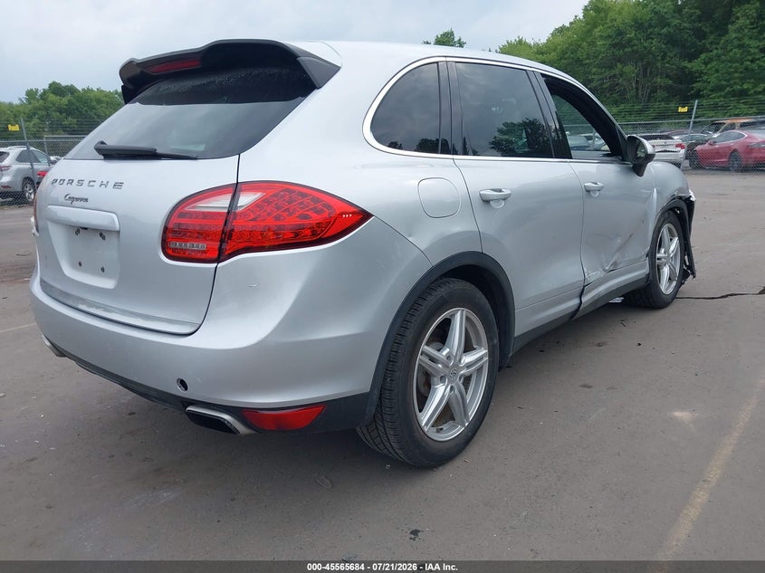 2012 Porsche Cayenne VIN WP1AA2A2XCLA01381 IAAI salvage auction — SIDE, Salvage (Connecticut), sold $1,650 on 2026-07-25 (photo 4)