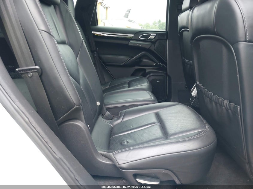 2012 Porsche Cayenne VIN WP1AA2A2XCLA01381 IAAI salvage auction — SIDE, Salvage (Connecticut), sold $1,650 on 2026-07-25 (photo 8)