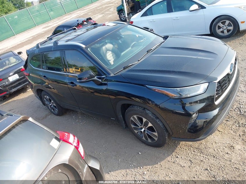 2022 Toyota Highlander VIN 5TDGBRCH0NS561706 IAAI salvage auction — REAR END, Salvage (Kentucky), sold $13,000 on 2026-07-31 (photo 1)