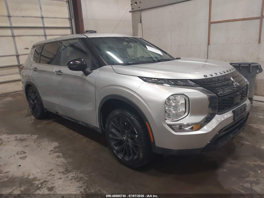 2022 Mitsubishi Outlander VIN JA4J3UA89NZ078541 IAAI salvage auction — REAR END, Salvage (Idaho), sold $5,100 on 2026-08-23 (photo 1)