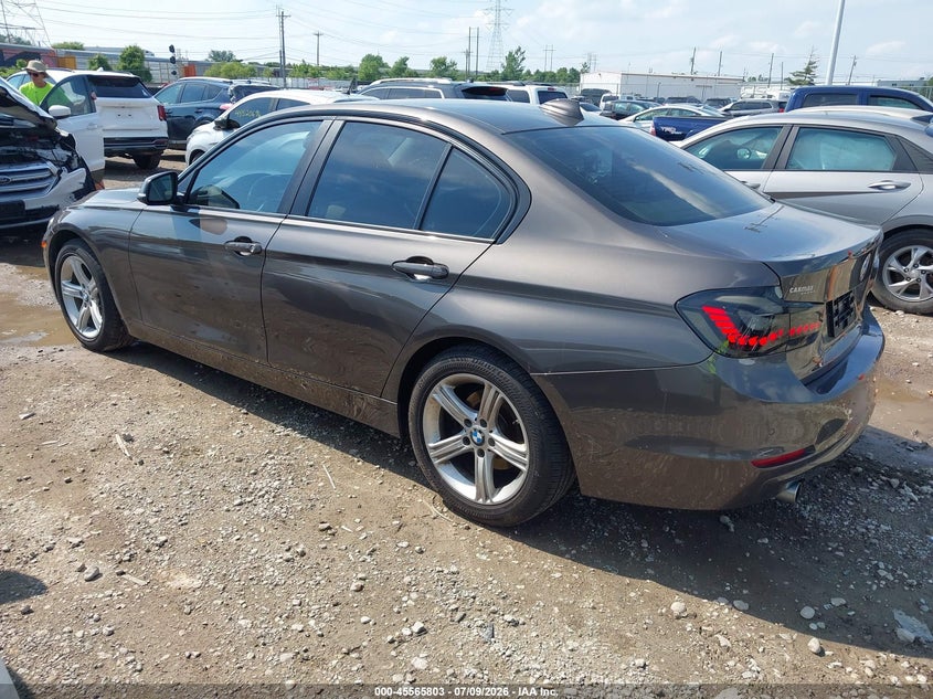 2015 BMW 3er VIN WBA3D3C58FK158090 IAAI salvage auction — REAR END, Salvage Title, sold $5,050 on 2026-08-06 (photo 3)