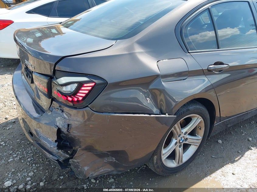 2015 BMW 3er VIN WBA3D3C58FK158090 IAAI salvage auction — REAR END, Salvage Title, sold $5,050 on 2026-08-06 (photo 6)