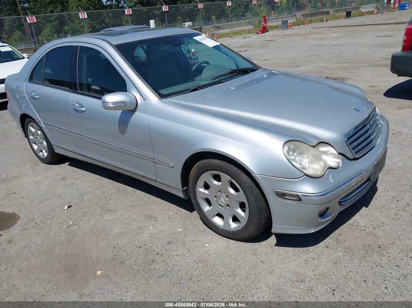 2006 Mercedes-benz C class VIN WDBRF92H86F810154 IAAI salvage auction — NORMAL WEAR, Rebuilt-Non-Public (Washington), sold $425 on 2026-07-29 (photo 1)