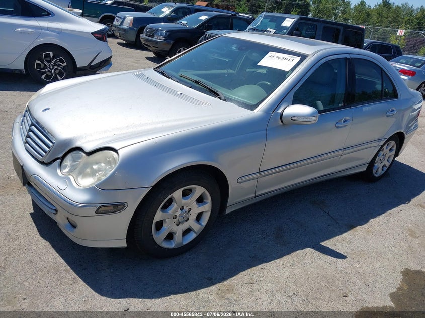2006 Mercedes-benz C class VIN WDBRF92H86F810154 IAAI salvage auction — NORMAL WEAR, Rebuilt-Non-Public (Washington), sold $425 on 2026-07-29 (photo 2)