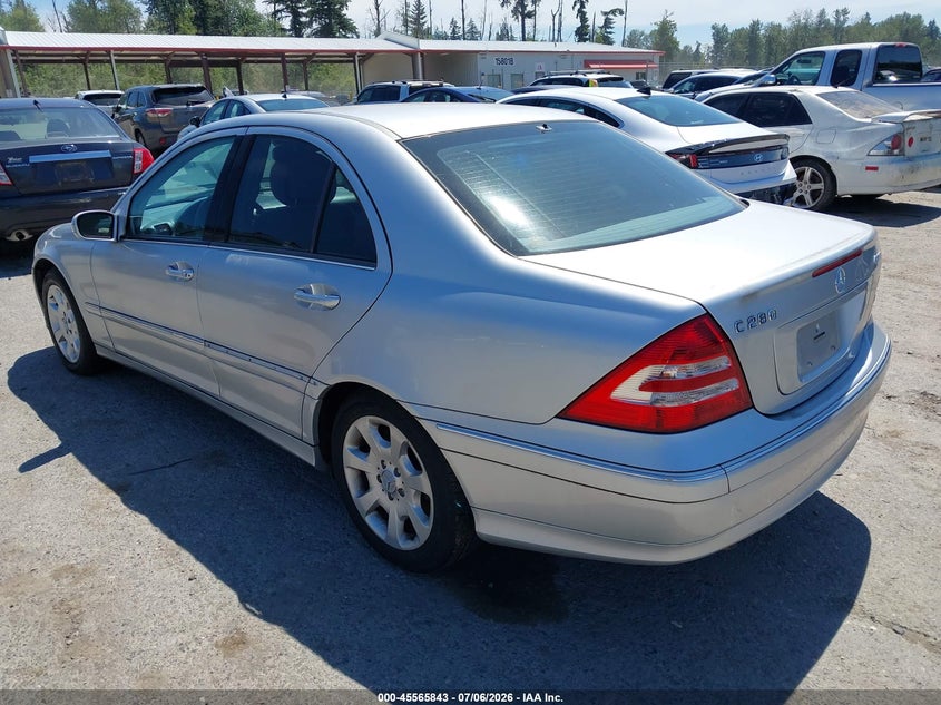 2006 Mercedes-benz C class VIN WDBRF92H86F810154 IAAI salvage auction — NORMAL WEAR, Rebuilt-Non-Public (Washington), sold $425 on 2026-07-29 (photo 3)