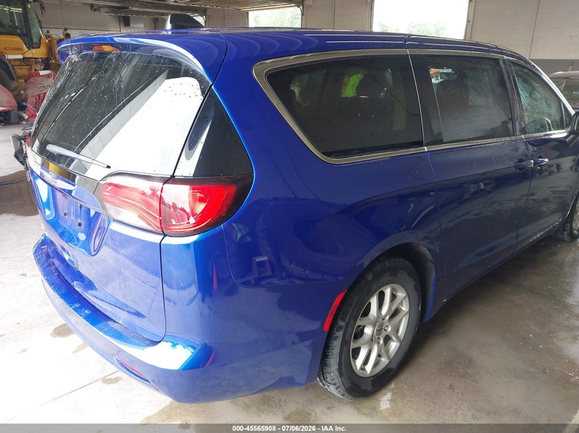 2021 Chrysler Voyager VIN 2C4RC1CG9MR577618 IAAI salvage auction — NORMAL WEAR, Sf97 (New York), sold $10,250 on 2026-08-31 (photo 4)