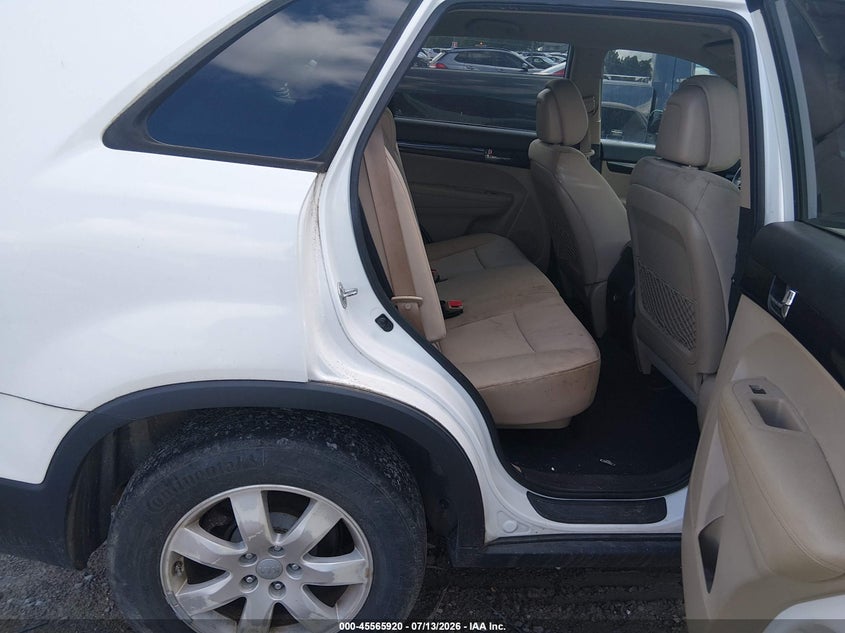 2012 Kia Sorento VIN 5XYKTCA65CG272997 IAAI salvage auction — NORMAL WEAR, Original (Kentucky), sold $825 on 2026-07-29 (photo 8)
