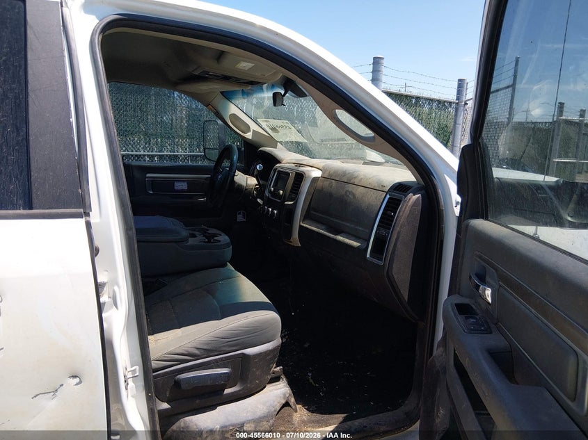 2017 Ram 2500 VIN 3C6UR5DL6HG620259 IAAI salvage auction — WATER/FLOOD, Salvage Title, sold $25 on 2026-08-20 (photo 5)