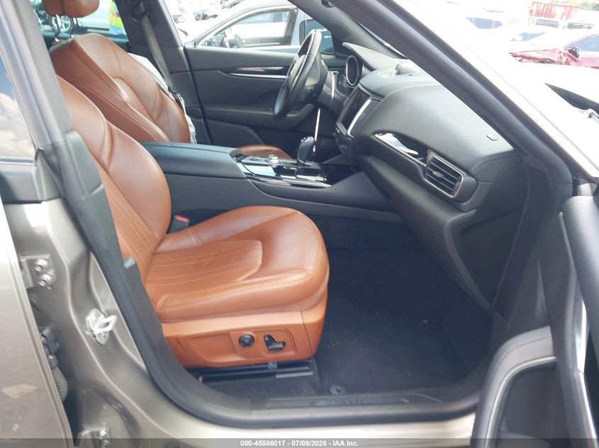 2017 Maserati Levante VIN ZN661XUA3HX236209 IAAI salvage auction — FRONT END, Salvage Title, sold $2,900 on 2026-09-23 (photo 5)