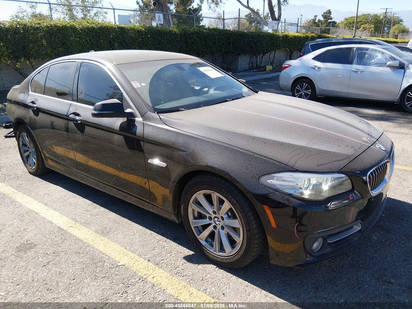 2016 BMW 5er VIN WBA5A5C55GG353789 IAAI salvage auction — REAR END, Wait Title, sold $2,800 on 2026-08-11 (photo 1)