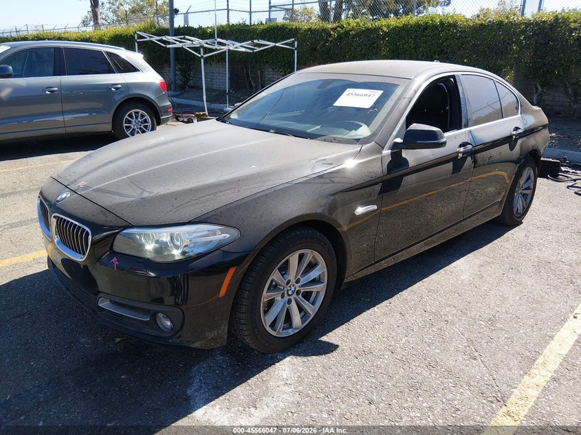 2016 BMW 5er VIN WBA5A5C55GG353789 IAAI salvage auction — REAR END, Wait Title, sold $2,800 on 2026-08-11 (photo 2)