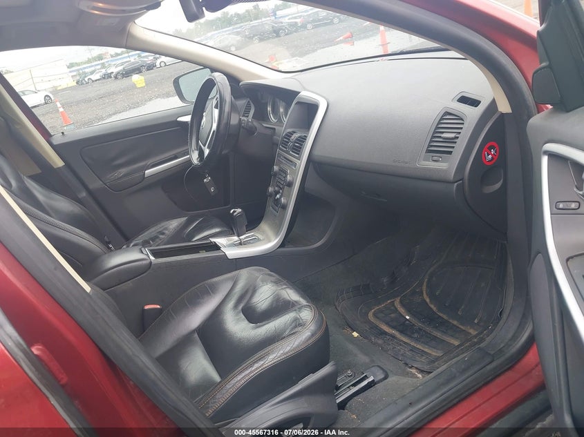 2011 Volvo Xc60 VIN YV4940DZ1B2217324 IAAI salvage auction — NORMAL WEAR, Clear (New York), sold $450 on 2026-07-21 (photo 5)
