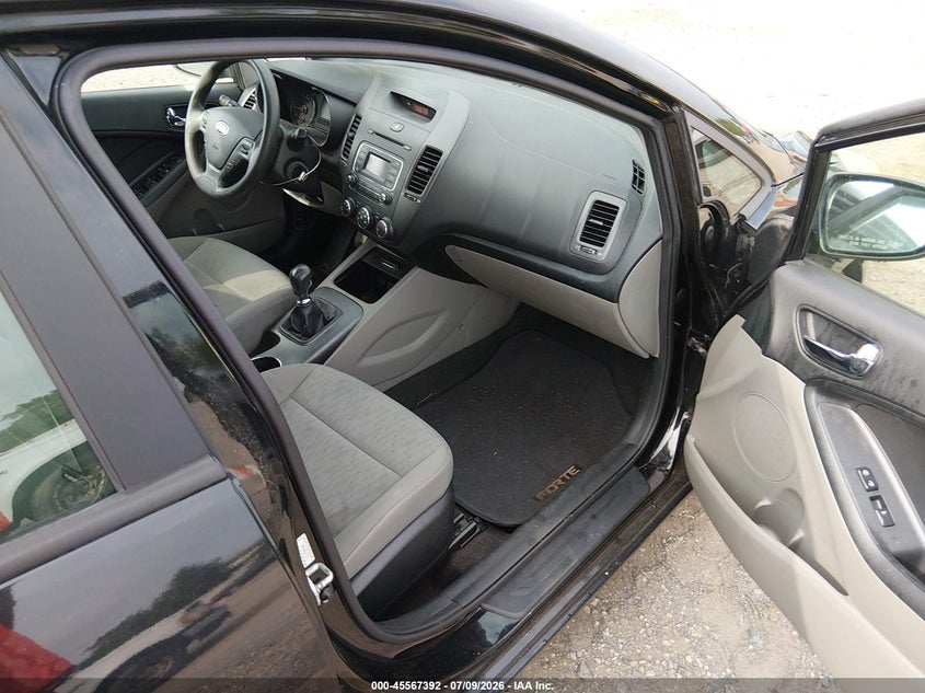2016 Kia Forte VIN KNAFK4A65G5527217 IAAI salvage auction — REAR END, Salvage (New Jersey), sold $225 on 2026-07-28 (photo 5)