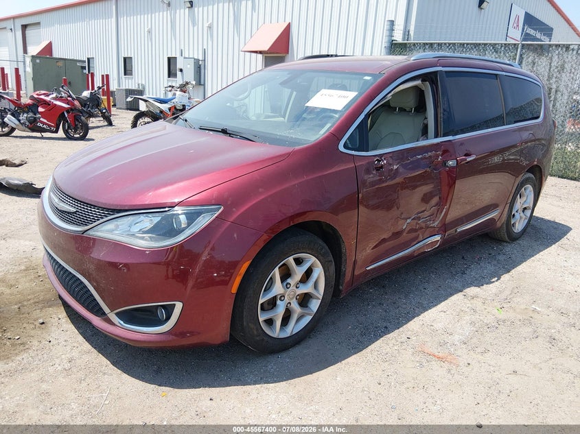 2017 Chrysler Pacifica VIN 2C4RC1EG0HR796311 IAAI salvage auction — LEFT SIDE, Salvage Title, sold $1,550 on 2026-09-04 (photo 2)