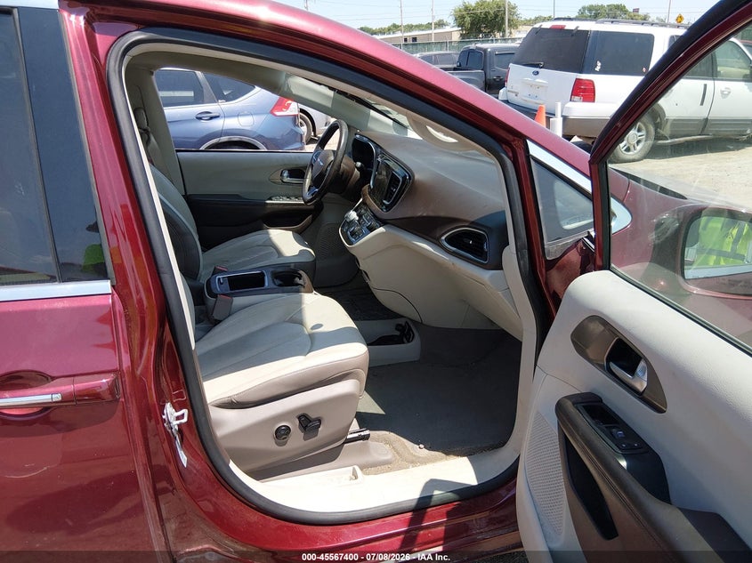 2017 Chrysler Pacifica VIN 2C4RC1EG0HR796311 IAAI salvage auction — LEFT SIDE, Salvage Title, sold $1,550 on 2026-09-04 (photo 5)