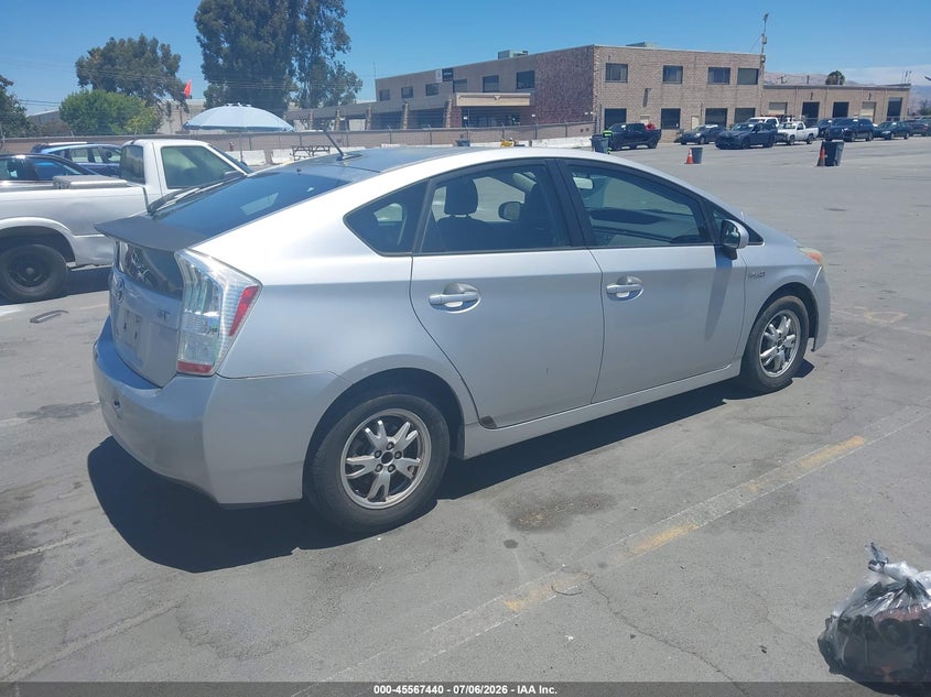 2011 Toyota Prius VIN JTDKN3DU7B0262397 IAAI salvage auction — NORMAL WEAR, Clear - Dealer Only (California), sold $2,700 on 2026-07-27 (photo 4)