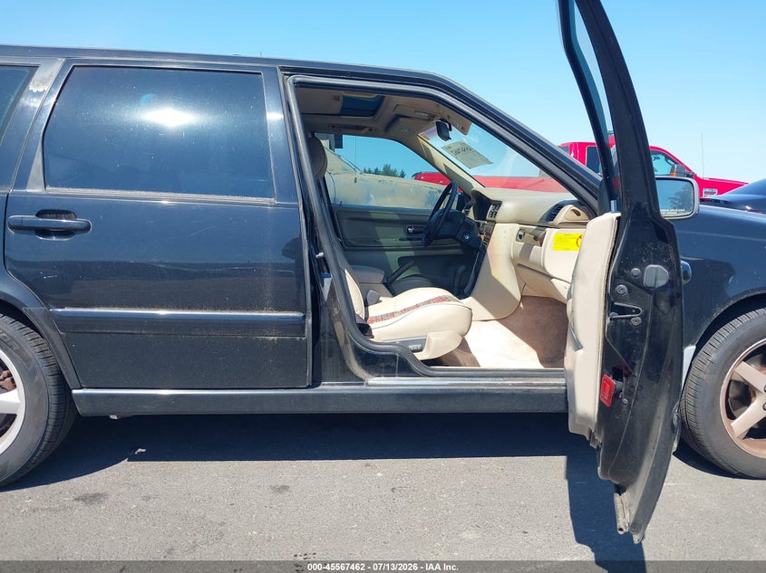1998 Volvo V70 VIN YV1LW5248W2502352 IAAI salvage auction — NORMAL WEAR, Clear (Oregon), sold $250 on 2026-07-28 (photo 5)
