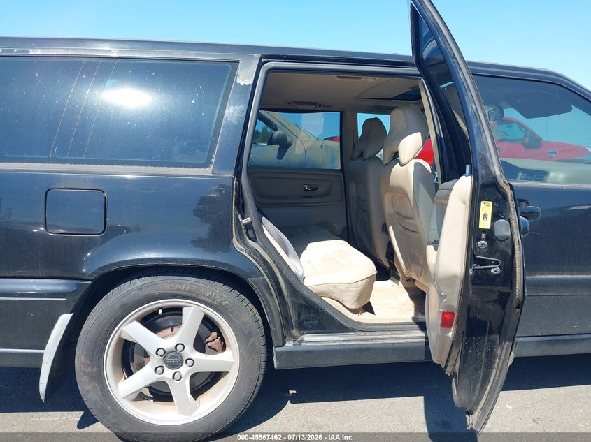 1998 Volvo V70 VIN YV1LW5248W2502352 IAAI salvage auction — NORMAL WEAR, Clear (Oregon), sold $250 on 2026-07-28 (photo 8)