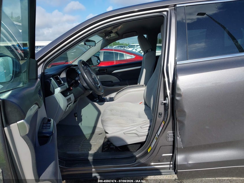 2014 Toyota Highlander VIN 5TDZARFH1ES004505 IAAI salvage auction — RIGHT SIDE, Salvage Title, sold $5,800 on 2026-07-23 (photo 5)