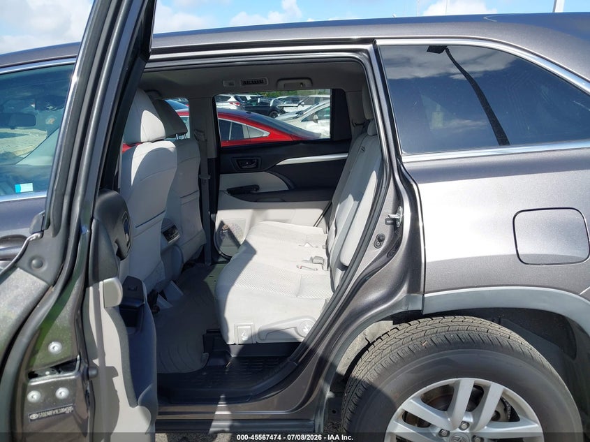 2014 Toyota Highlander VIN 5TDZARFH1ES004505 IAAI salvage auction — RIGHT SIDE, Salvage Title, sold $5,800 on 2026-07-23 (photo 8)