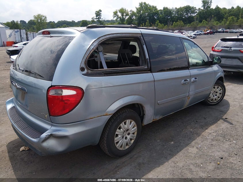 2005 Chrysler Town & country VIN 2C4GP44R65R197845 IAAI salvage auction — STORM DAMAGE, Salvage (Pennsylvania), sold $200 on 2026-07-19 (photo 4)
