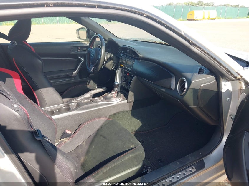 2013 Scion Fr-s VIN JF1ZNAA11D2706724 IAAI salvage auction — NORMAL WEAR, Regular Certificate (Iowa), sold $1,100 on 2026-07-28 (photo 5)