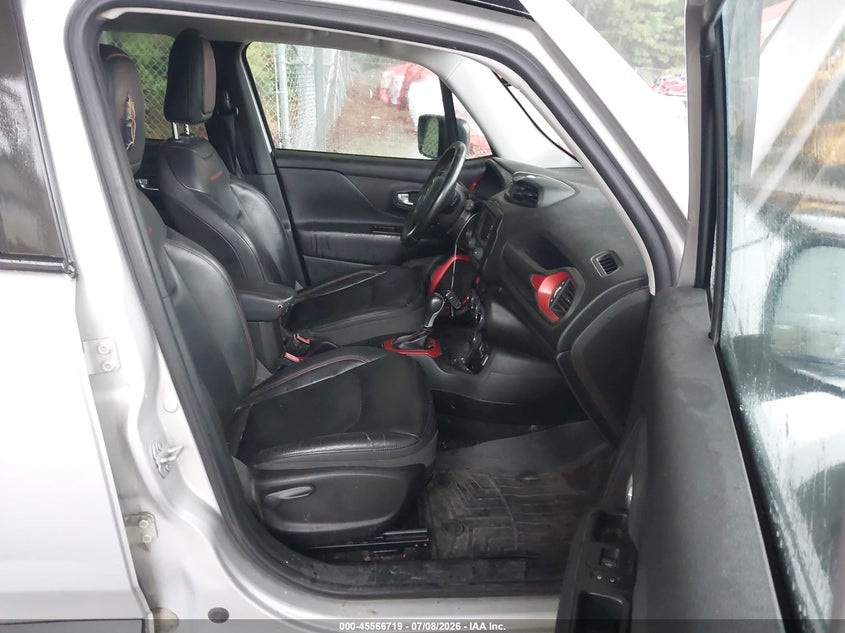 2017 Jeep Renegade VIN ZACCJBCB4HPF63898 IAAI salvage auction — NORMAL WEAR, Clear (Virginia), sold $1,100 on 2026-07-21 (photo 5)