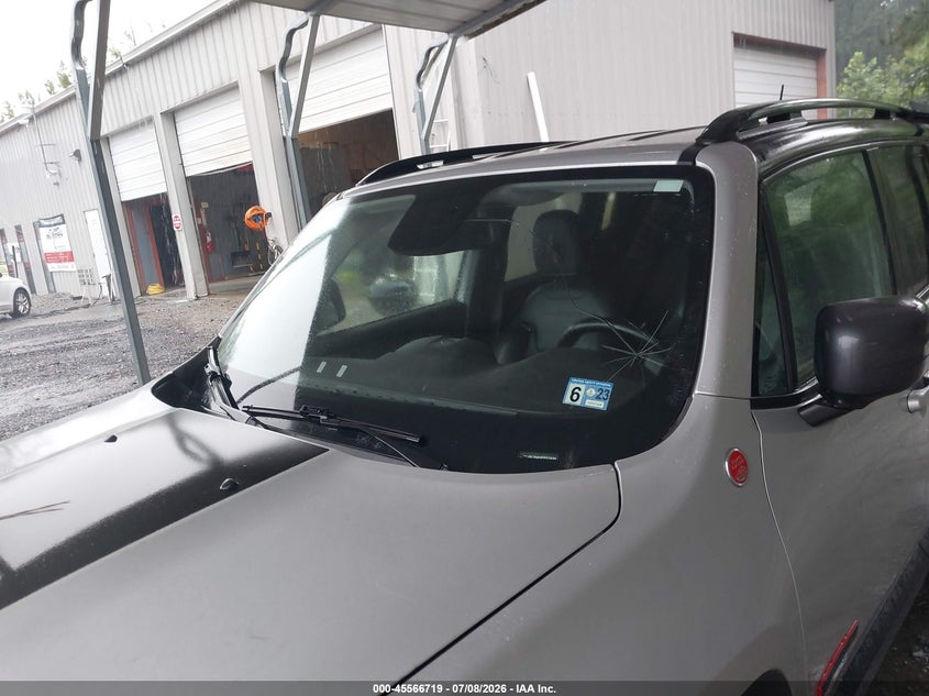 2017 Jeep Renegade VIN ZACCJBCB4HPF63898 IAAI salvage auction — NORMAL WEAR, Clear (Virginia), sold $1,100 on 2026-07-21 (photo 6)