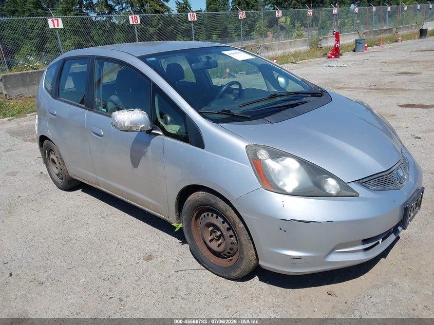 2013 Honda Fit VIN JHMGE8H38DC023087 IAAI salvage auction — NORMAL WEAR, Clear (Washington), sold $400 on 2026-07-29 (photo 1)