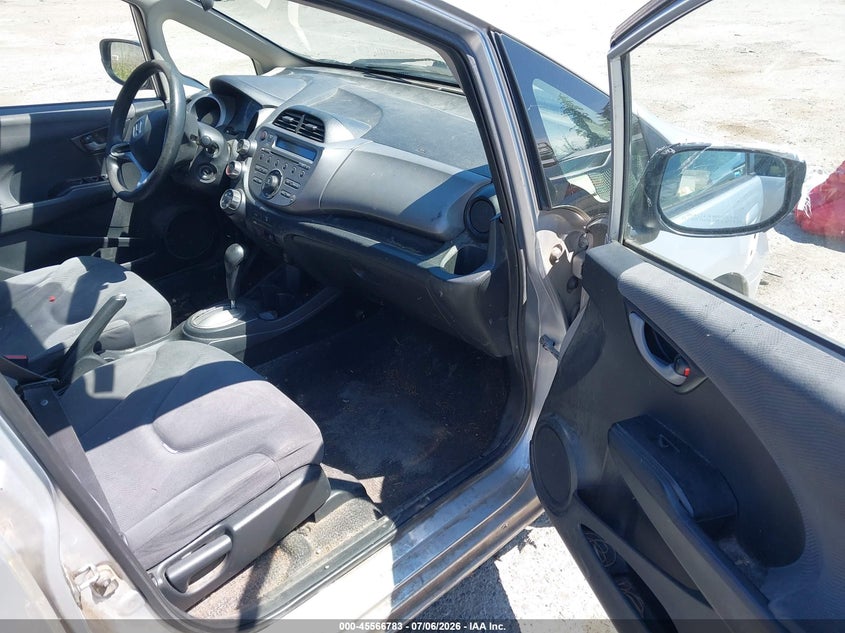 2013 Honda Fit VIN JHMGE8H38DC023087 IAAI salvage auction — NORMAL WEAR, Clear (Washington), sold $400 on 2026-07-29 (photo 5)