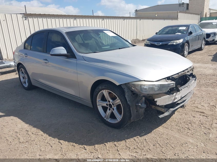 2014 BMW 3 series VIN WBA3B1G56ENT01054 IAAI salvage auction — ENGINE DAMAGE, Original (Texas), sold $900 on 2026-07-27 (photo 1)