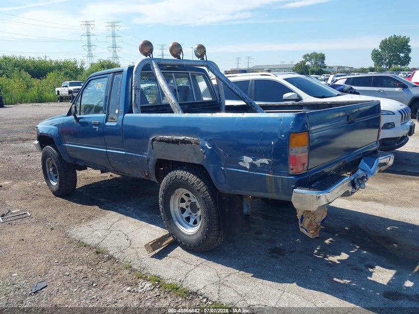 1985 Toyota Pickup VIN JT4RN66D2F5085313 IAAI salvage auction — NORMAL WEAR, Clear (Illinois), sold $1,800 on 2026-07-29 (photo 3)