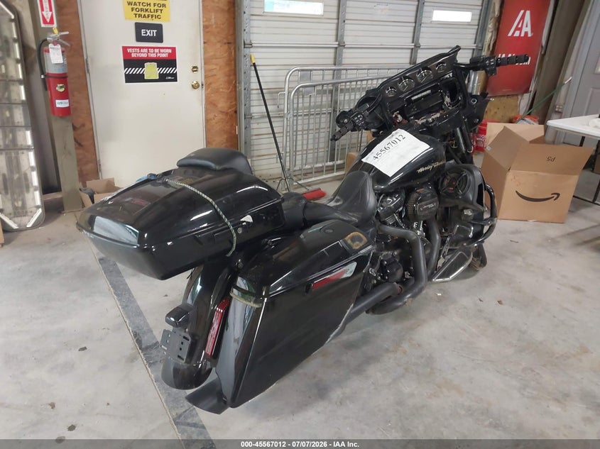 2017 Harley-davidson Street glide VIN 1HD1PXF12HB960850 IAAI salvage auction — FRONT & REAR, Wait Title, sold $2,475 on 2026-10-14 (photo 4)