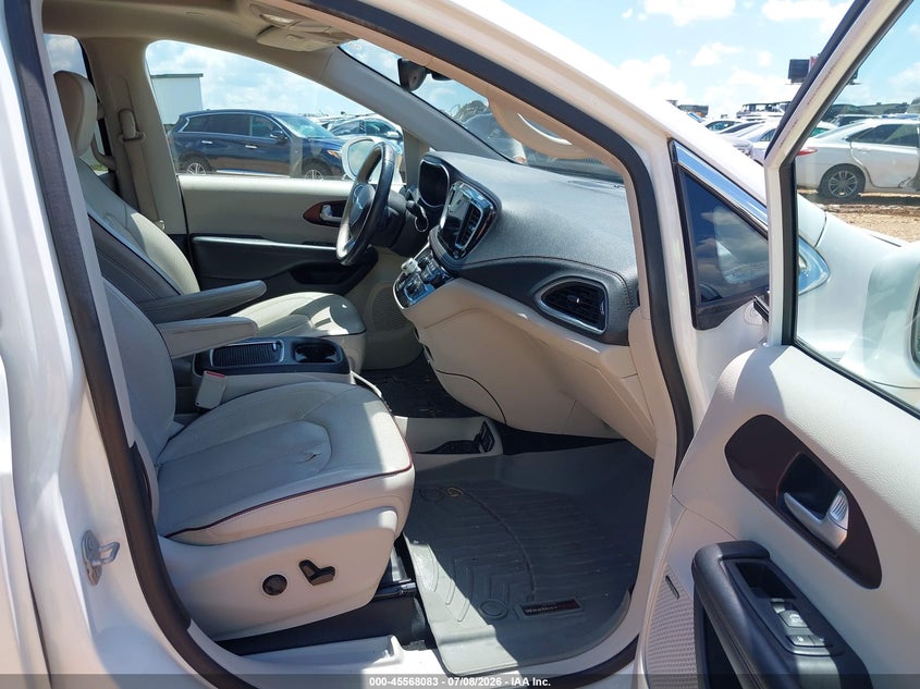 2018 Chrysler Pacifica VIN 2C4RC1GG2JR331399 IAAI salvage auction — NORMAL WEAR, Clear (Missouri), sold $5,100 on 2026-07-16 (photo 5)