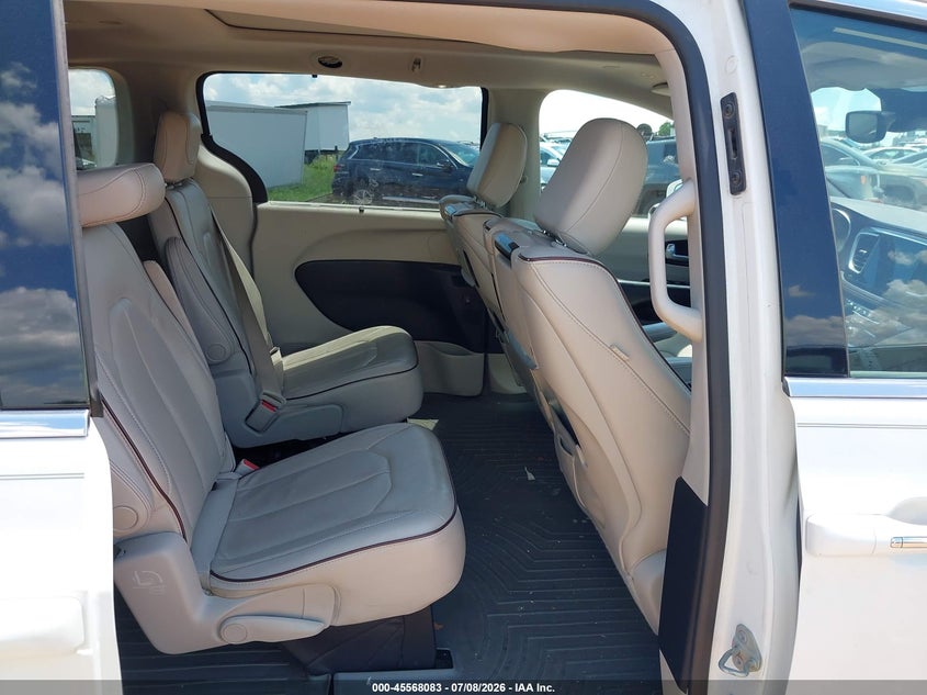 2018 Chrysler Pacifica VIN 2C4RC1GG2JR331399 IAAI salvage auction — NORMAL WEAR, Clear (Missouri), sold $5,100 on 2026-07-16 (photo 8)