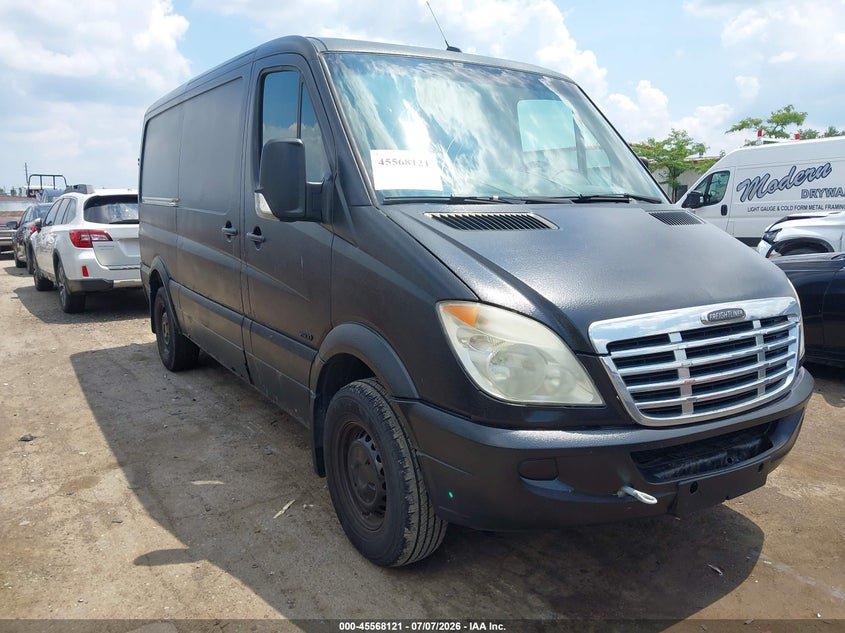 2007 Freightliner Sprinter 2500 VIN WDYPE745475205742 IAAI salvage auction — NORMAL WEAR, Clear (Michigan), sold $800 on 2026-07-23 (photo 1)